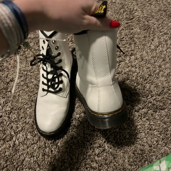 white doc marten’s!! - Picture 4 of 6